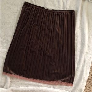 5 for $25–OLD NAVY VELOUR SKIRT